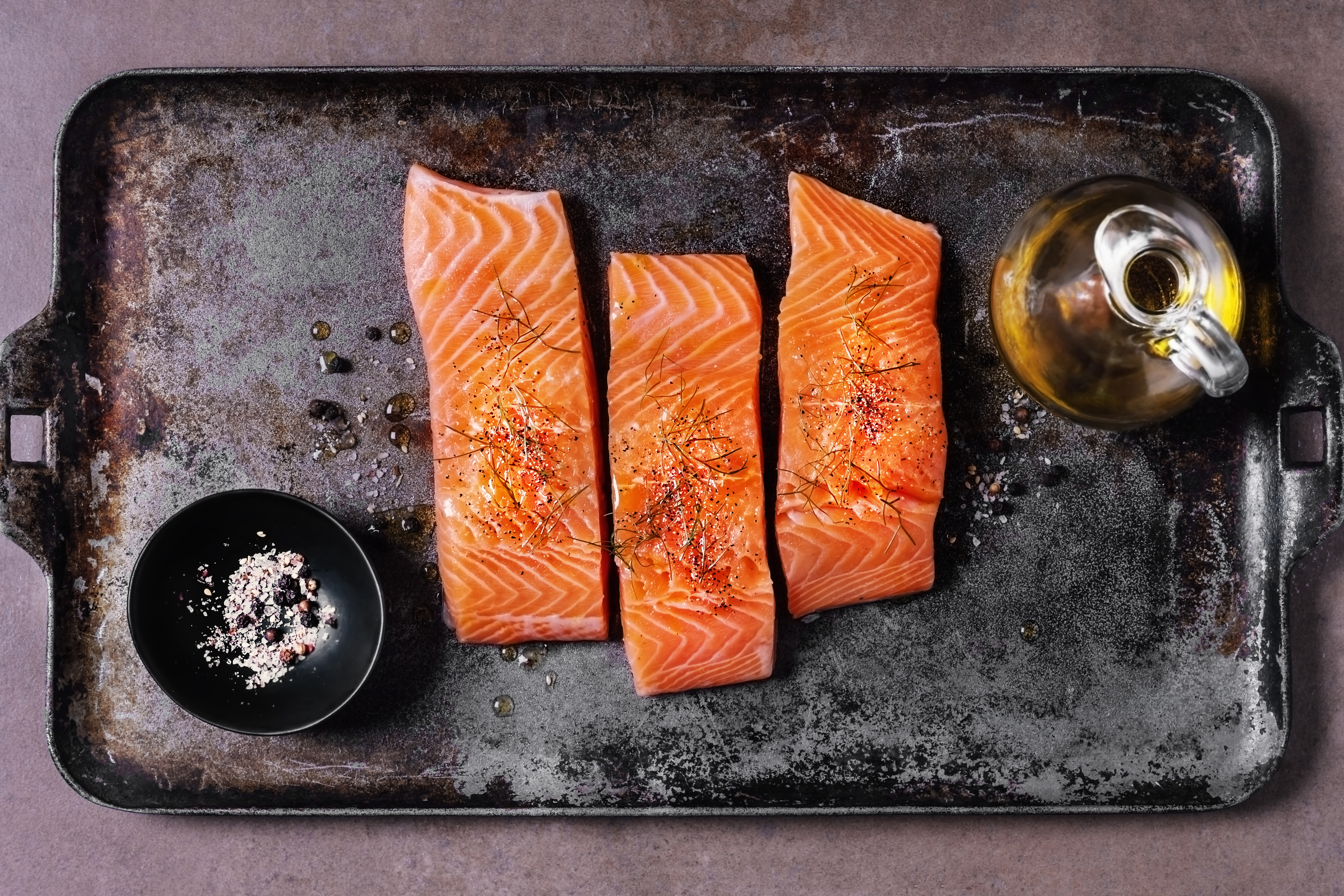 Coastal Cuisine Showdown: Atlantic Salmon vs Pacific - Tips for choosing the best salmon for your preferences